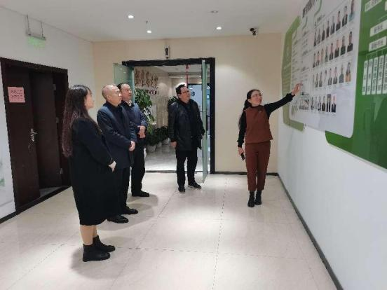 开春送关怀 共筑新未来| 张家界市政协党组书记、主席杨广林莅临商会调研走访